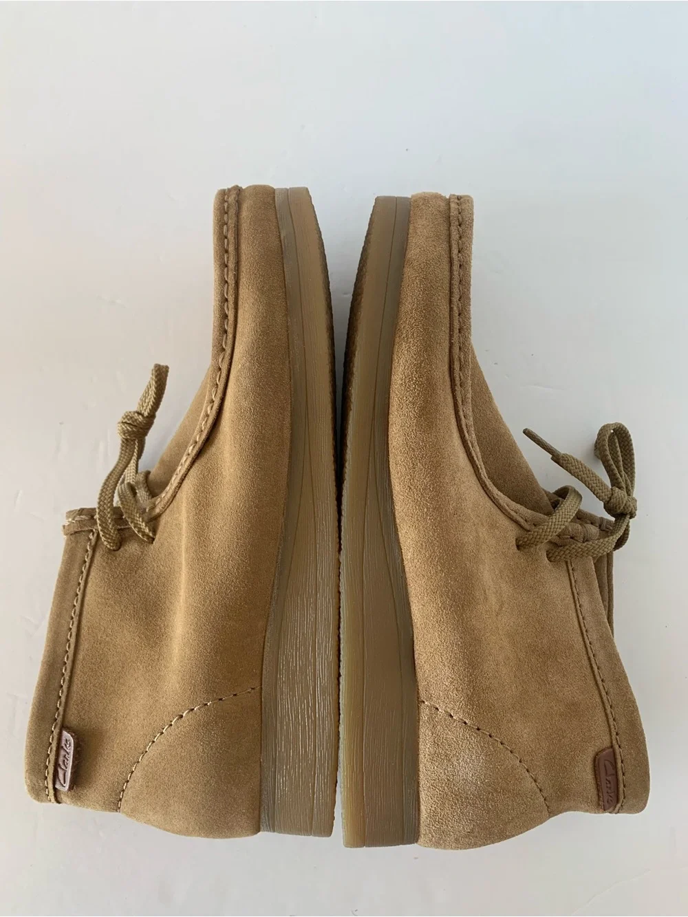 NEW Clark’s Wallaston Dark Sand Suede Chukka Moccasin Boot Men’s Size 9 NWOB